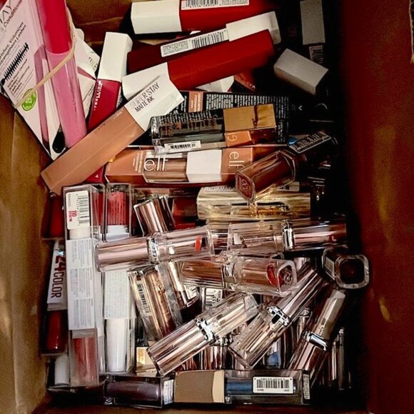 50 WHOLESALE COSMETICS BULK LOT MIXED BRANDS NEW CURRENT - Picture 1 of 13